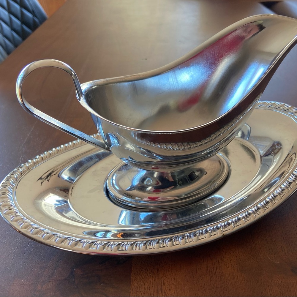 Silver look gravy boat
